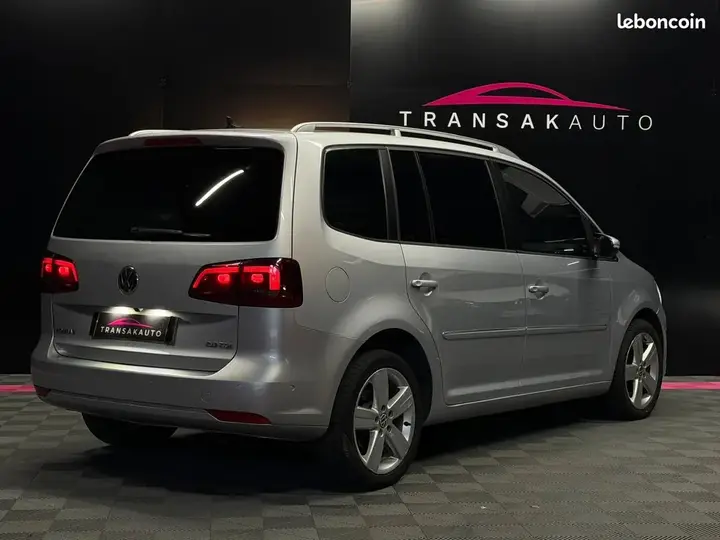 Volkswagen Touran 2011 photo 5