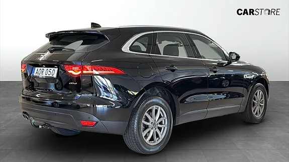 Jaguar F-Pace 2019 photo 2