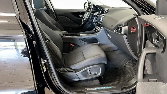 Jaguar F-Pace 2019 photo 3