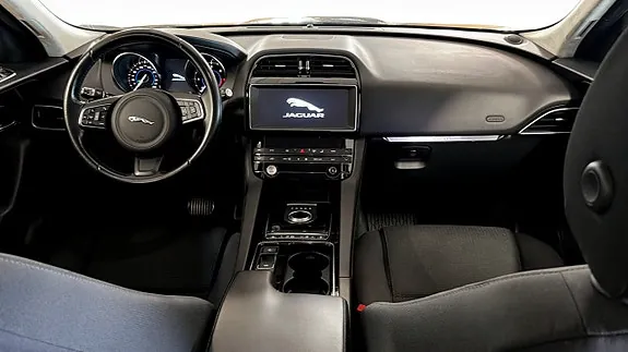 Jaguar F-Pace 2019 photo 4