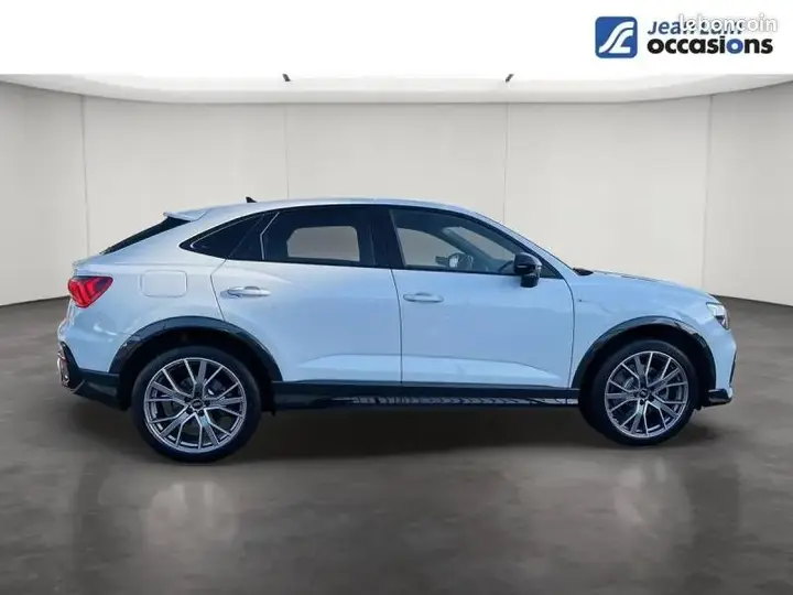 Audi Q3 2023 photo 4