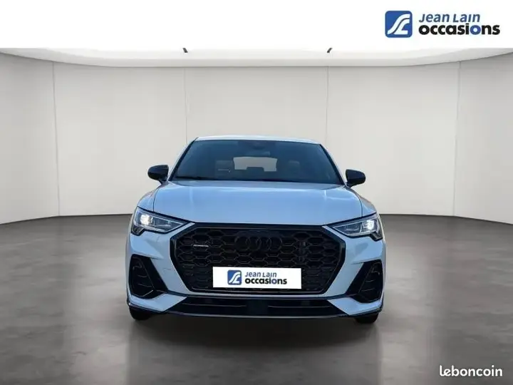 Audi Q3 2023 photo 2