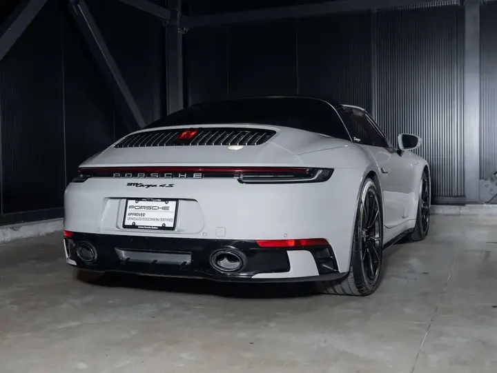 Porsche 911 2022 photo 4