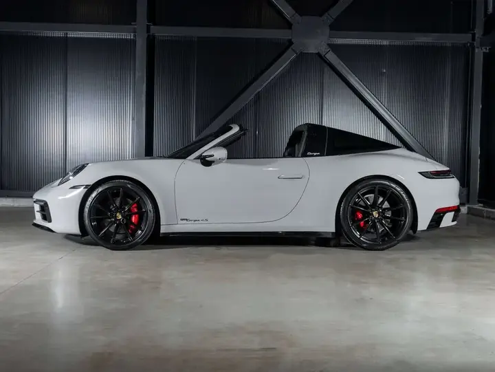 Porsche 911 2022 photo 3