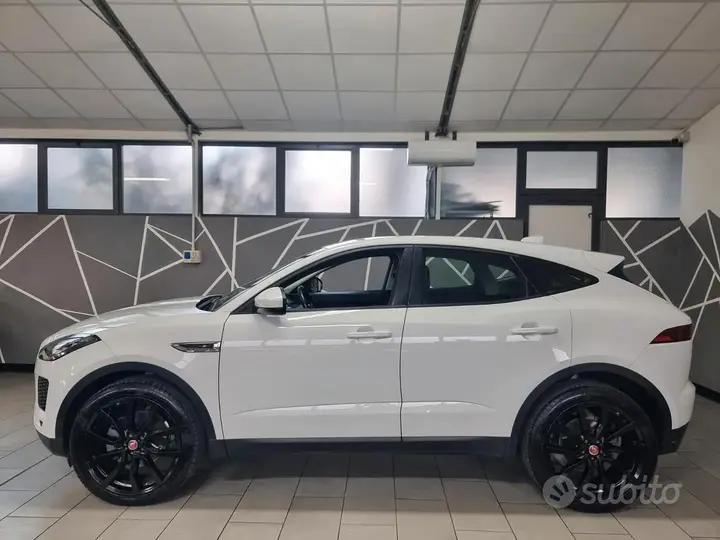 Jaguar E-Pace 2018 photo 5
