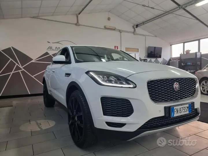 Jaguar E-Pace 2018 photo 3