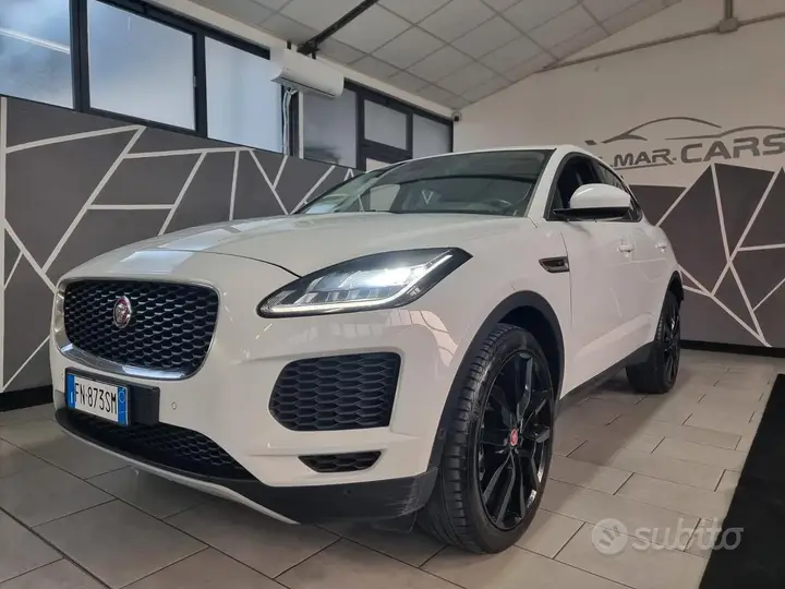 Jaguar E-Pace 2018 photo 4