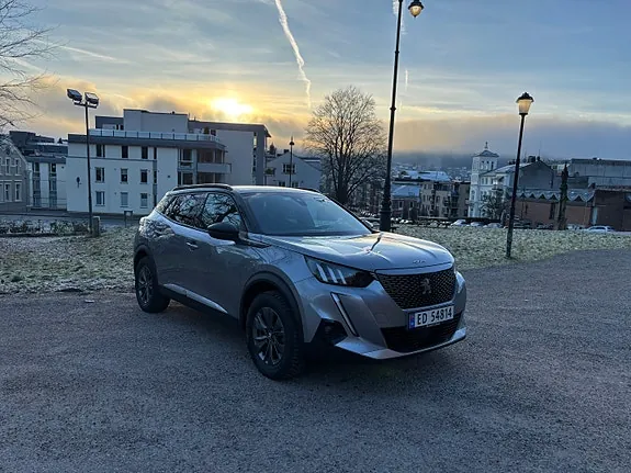 Peugeot E-2008 2022 photo 3