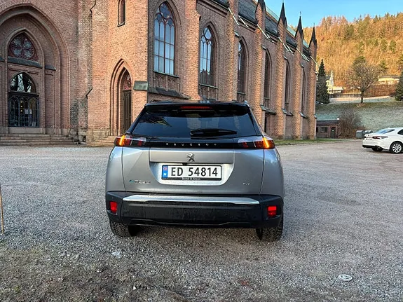 Peugeot E-2008 2022 photo 5