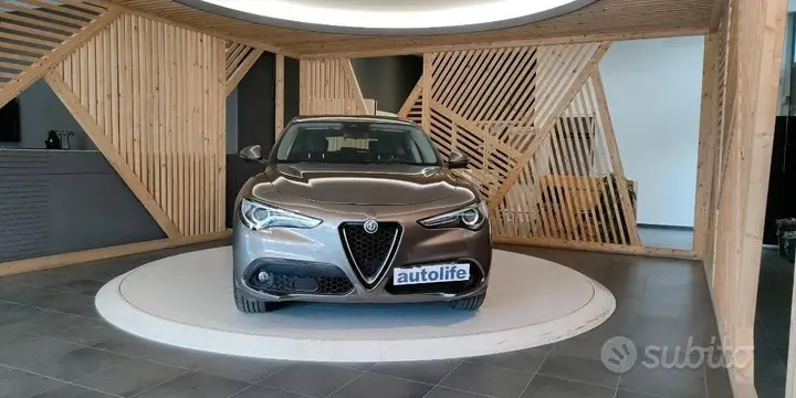 Alfa Romeo Stelvio 2017 photo 2