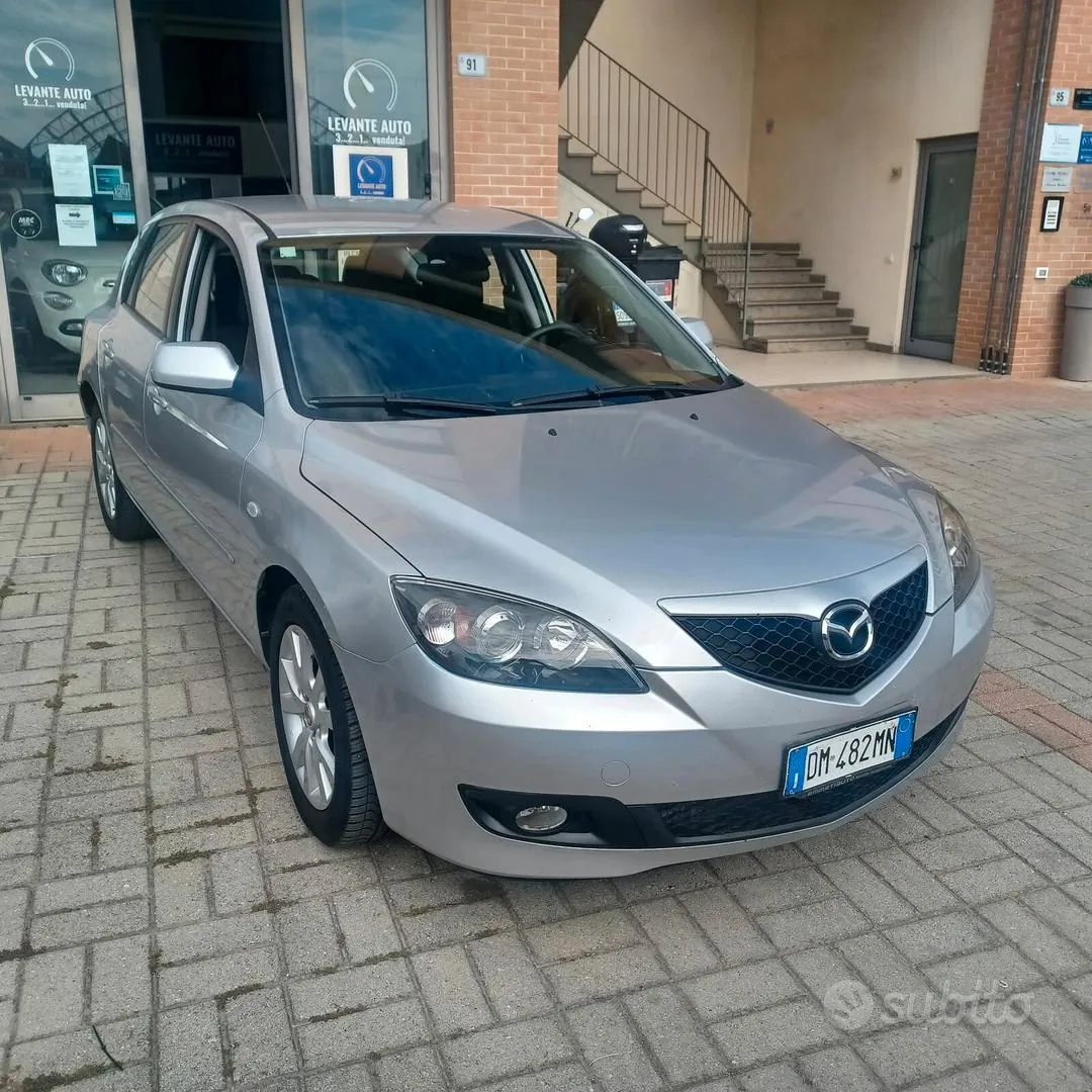Mazda Mazda3 2008 photo 4