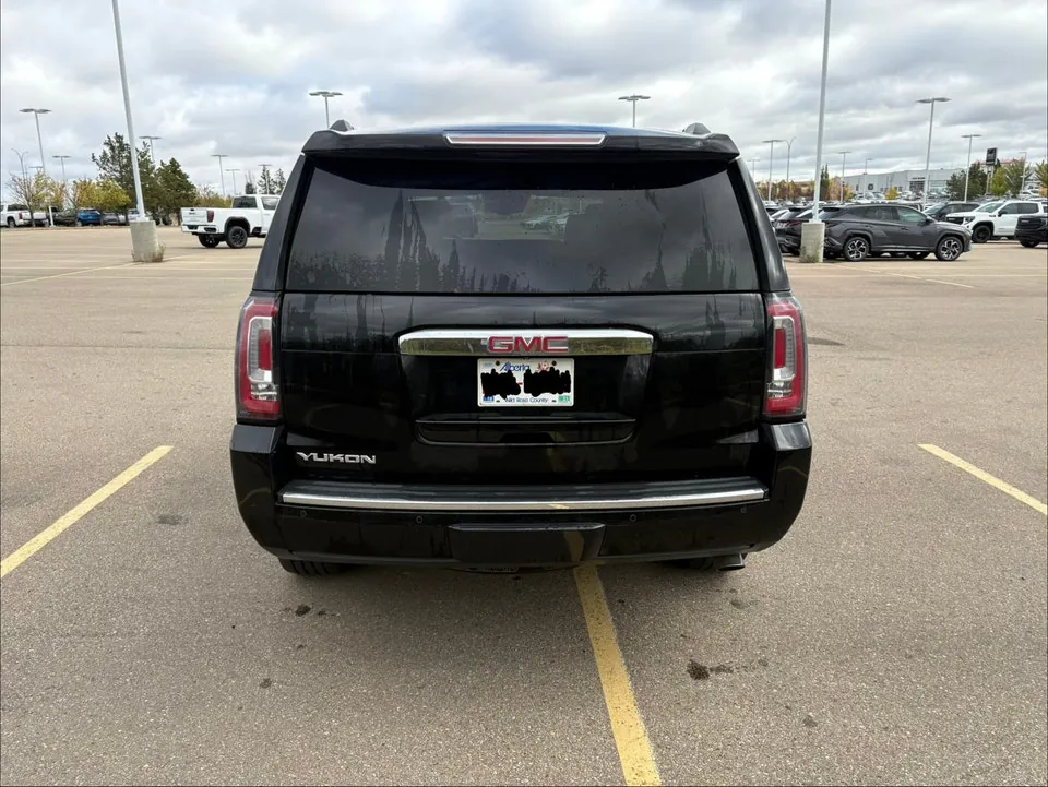 GMC Yukon 2017 photo 2