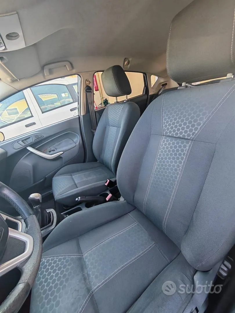 Ford Fiesta 2009 photo 5