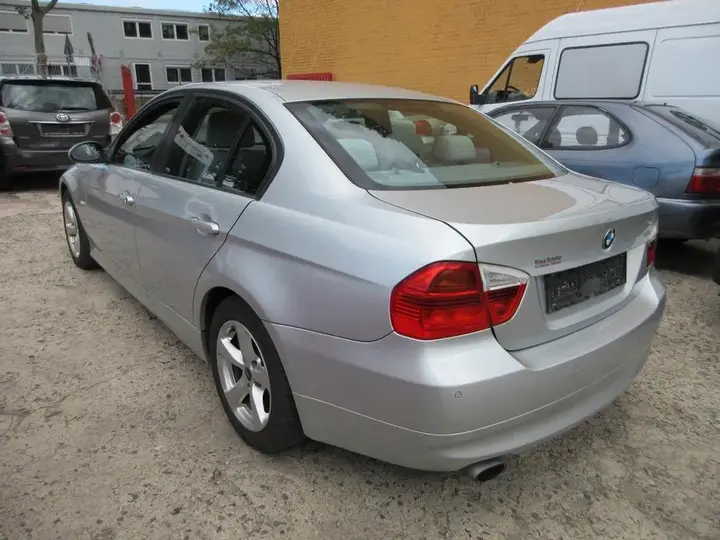 BMW 320I