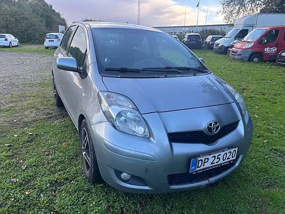 Toyota Yaris 2010 photo 5