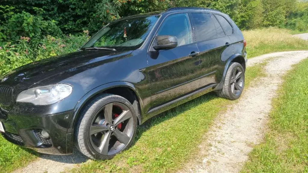 BMW X5 2010 photo 2