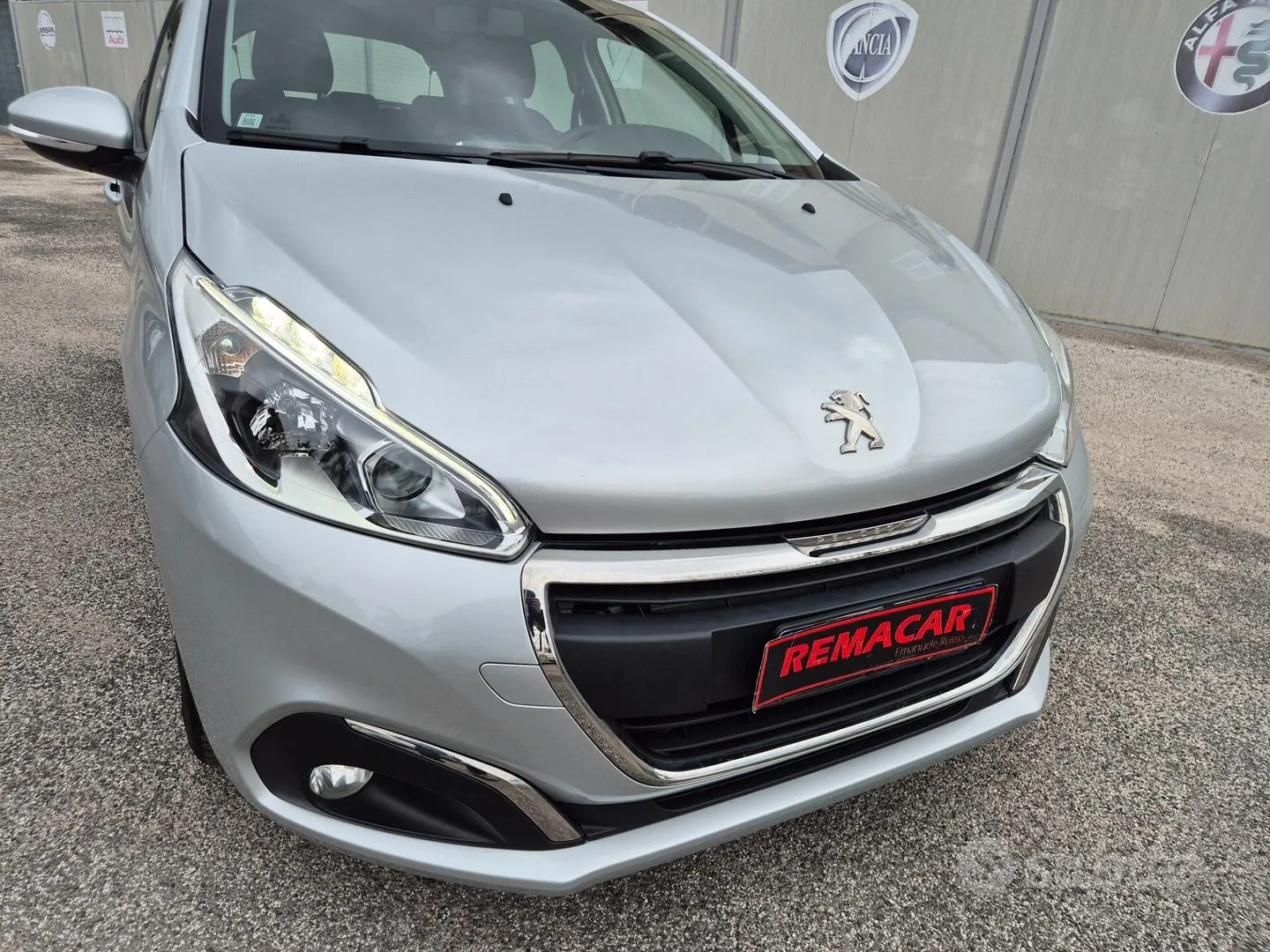 Peugeot 208 2018 photo 3