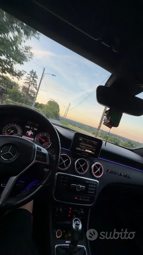 Mercedes-Benz A 2015 photo 3