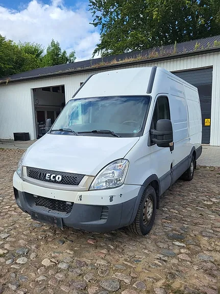 Iveco Daily 2011 photo 2