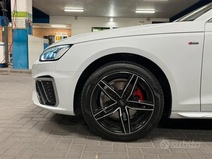 Audi A4 2020 photo 2