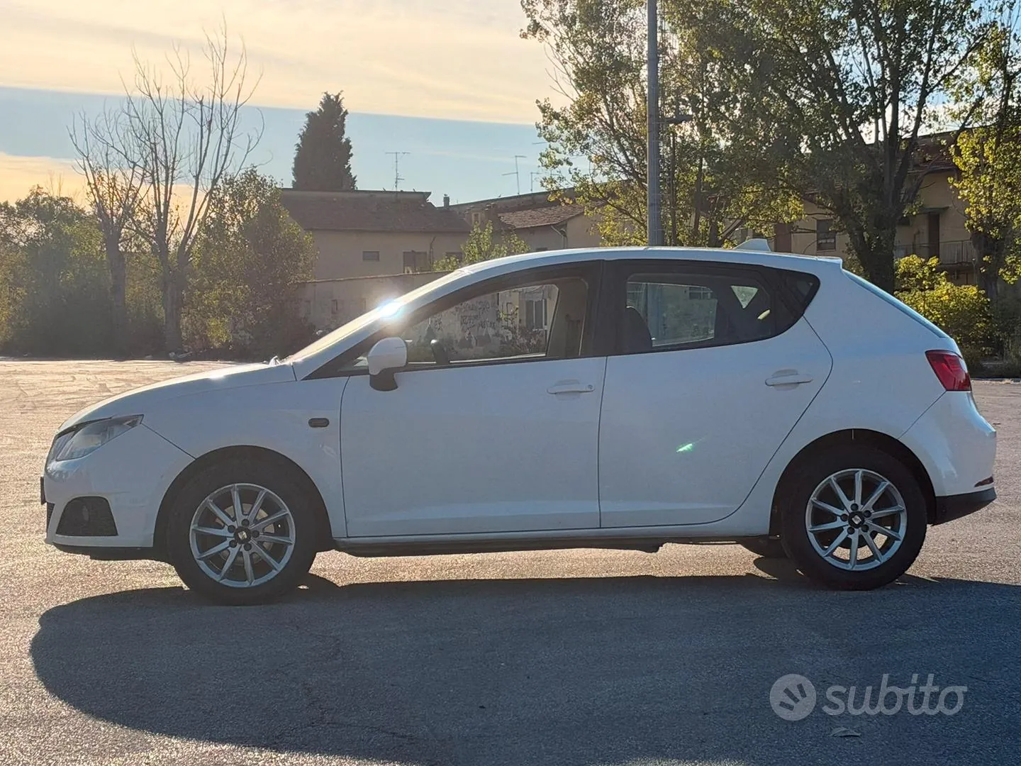 Seat Ibiza 2011 photo 4