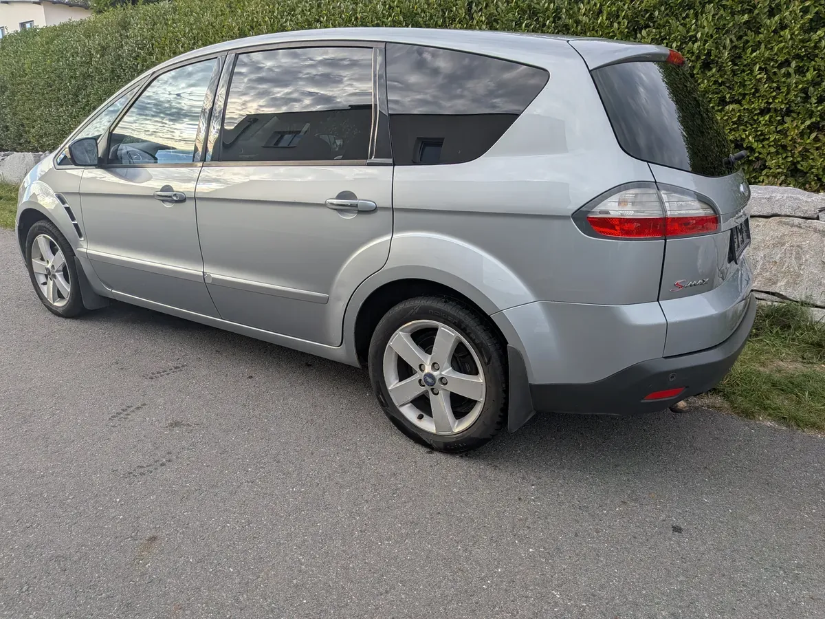 Ford S-Max 2010 photo 3