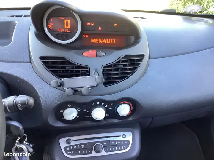 Renault Twingo 2011 photo 2