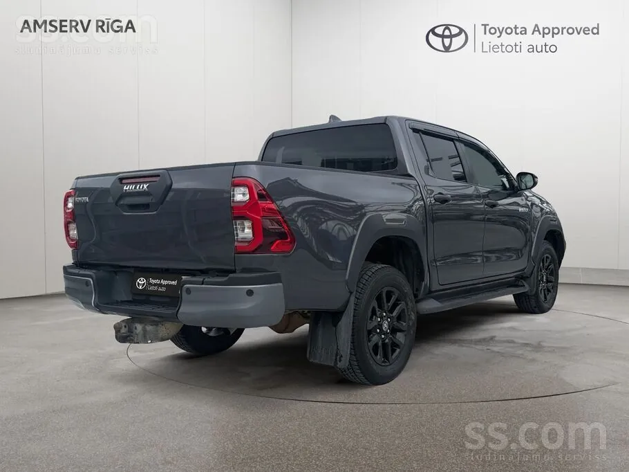 Toyota Hilux 2025 photo 2