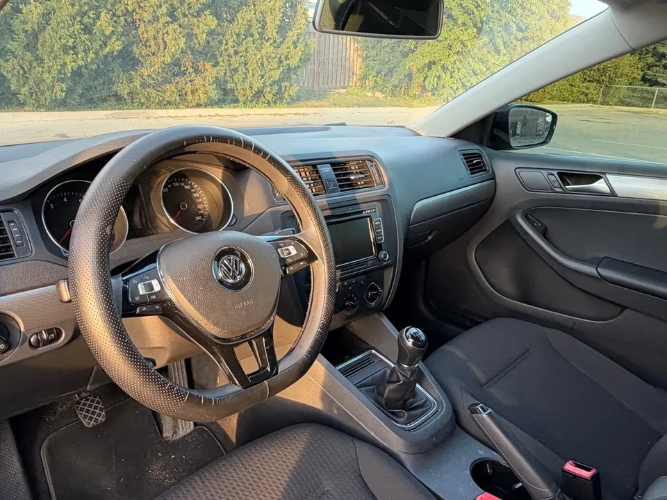 Volkswagen Jetta 2015 photo 3