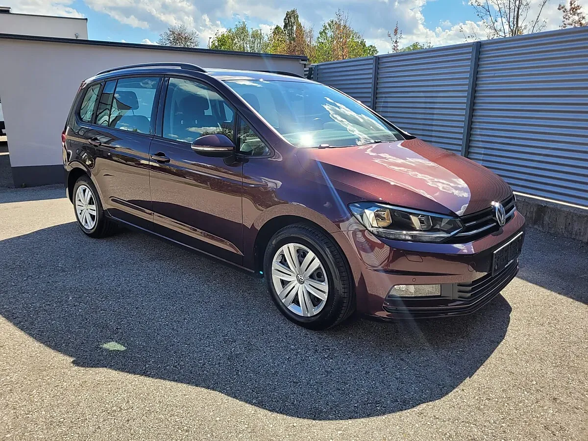 Volkswagen Touran 2018 photo 2