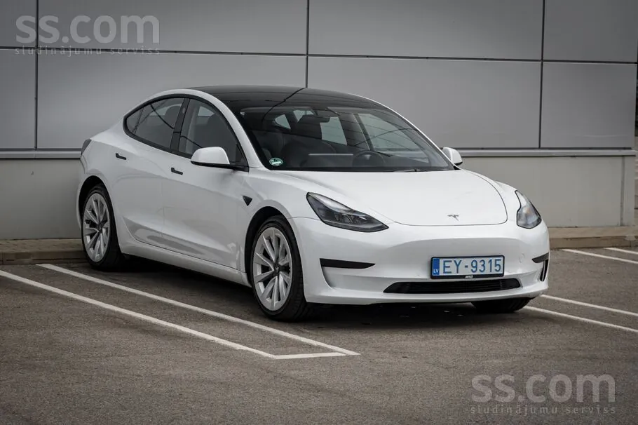 Tesla Model 3 2021 photo 3
