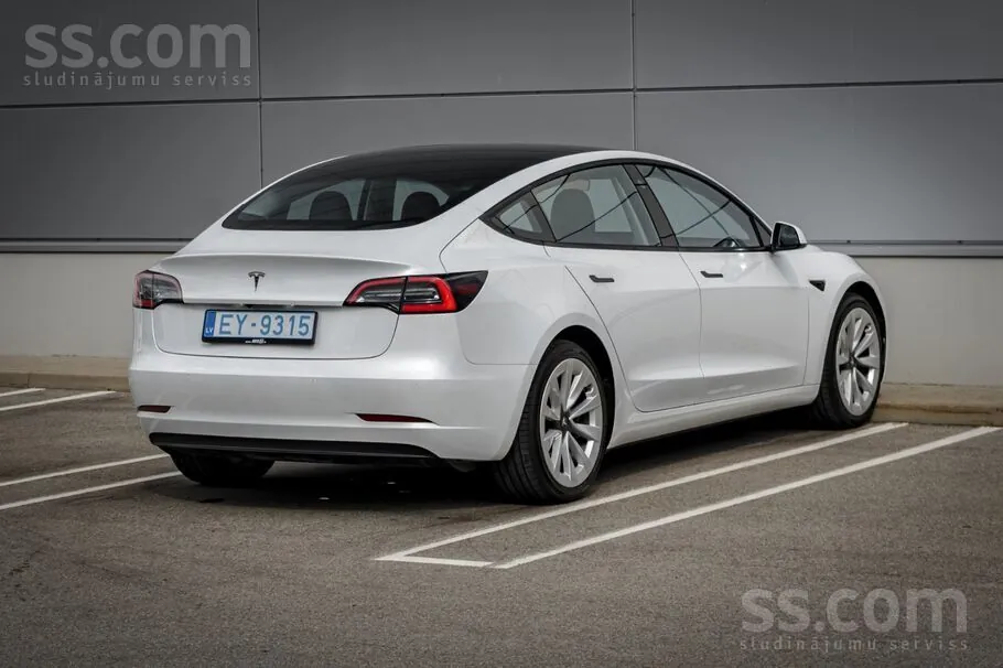 Tesla Model 3 2021 photo 4