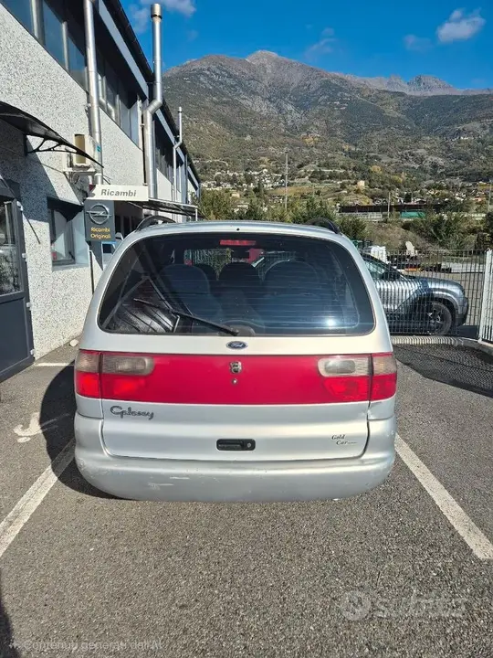 Ford Galaxy 2000 photo 5