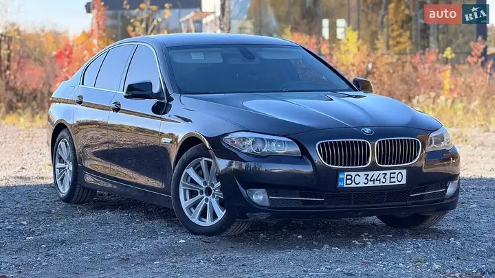 BMW 5 Series 2011 photo 4