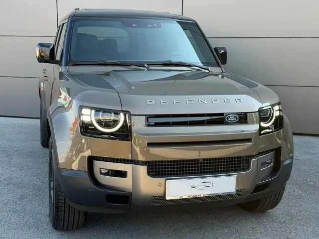 Land Rover Defender photo 3