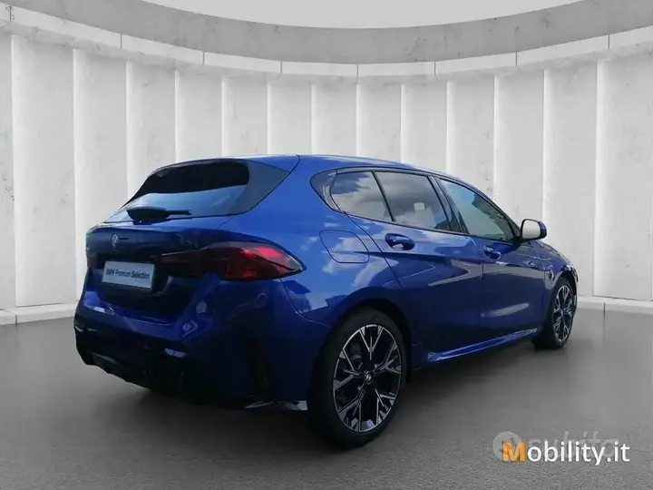 BMW 1 Series 2024 photo 3