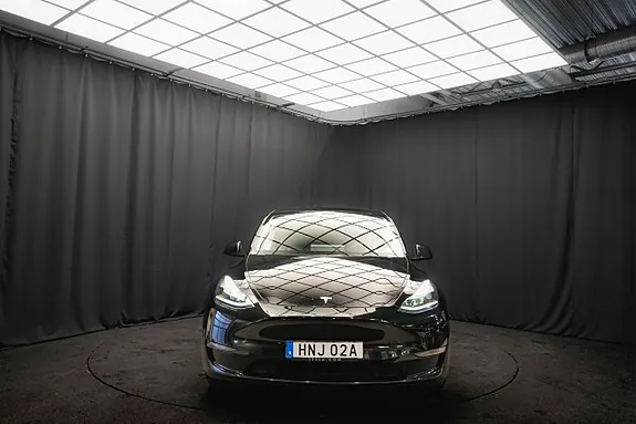 Tesla Model Y 2023 photo 4