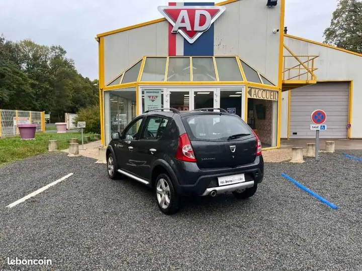 Dacia Sandero 2012 photo 2