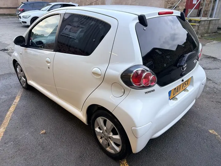 Toyota Aygo 2011 photo 3