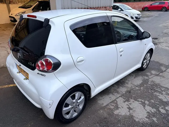 Toyota Aygo 2011 photo 2
