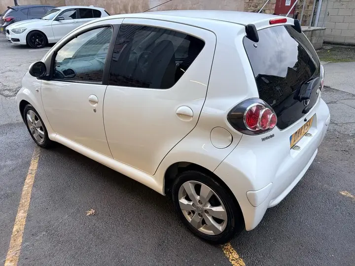 Toyota Aygo 2011 photo 4