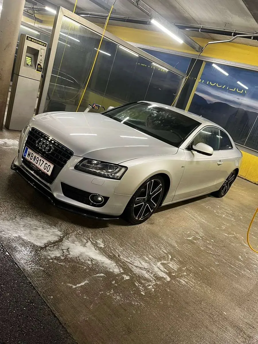 Audi A5 2011 photo 2