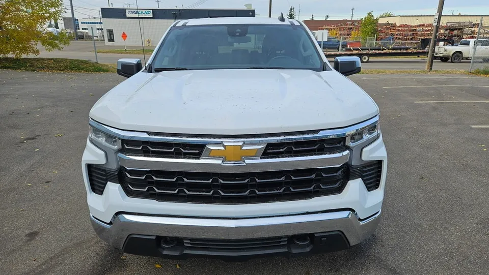 Chevrolet Silverado 1500 2023 photo 2
