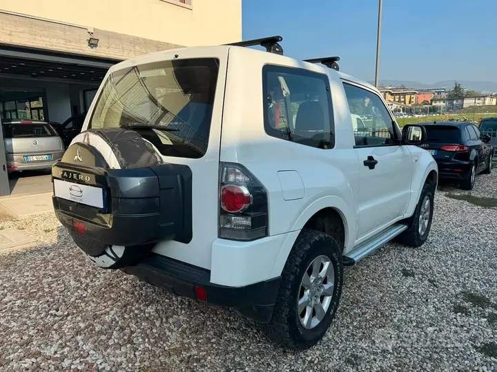 Mitsubishi Pajero 2017 photo 5