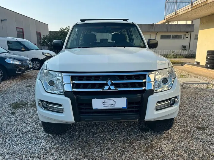 Mitsubishi Pajero 2017 photo 3