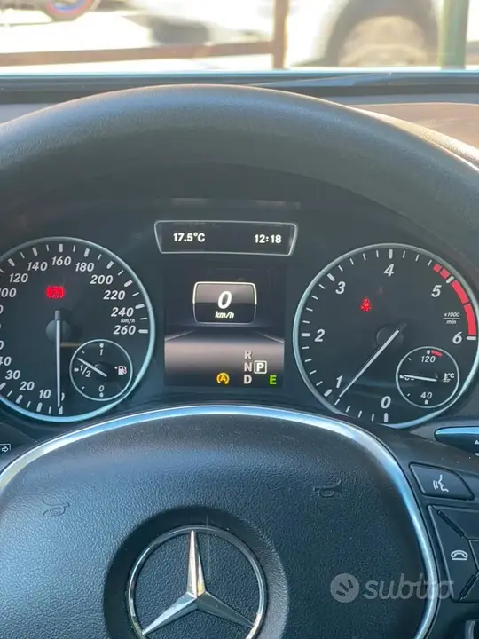 Mercedes-Benz A 180 2015 photo 4