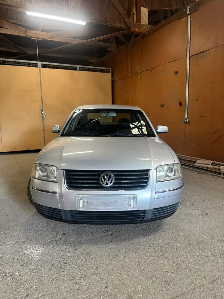 Volkswagen Passat 2001 photo 2