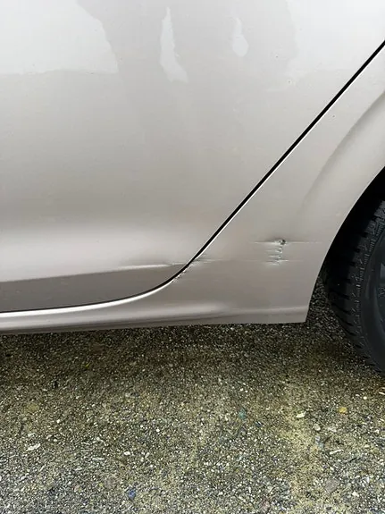 Peugeot 208 2012 photo 4