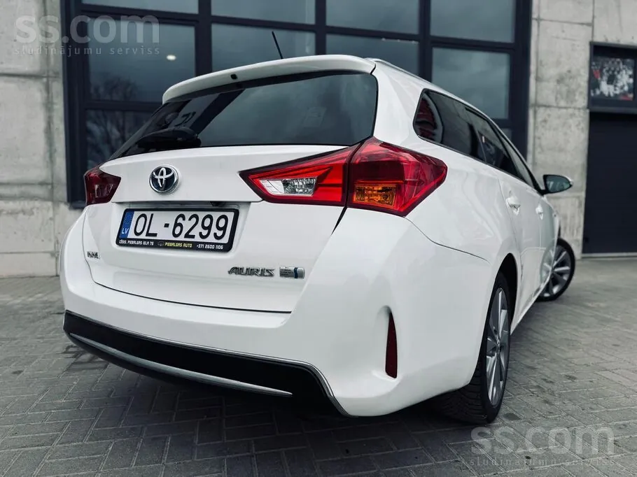 Toyota Auris 2013 photo 5