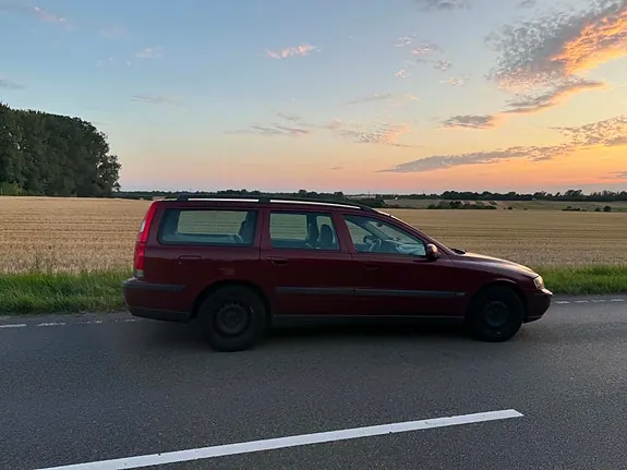 Volvo V70 2001 photo 2